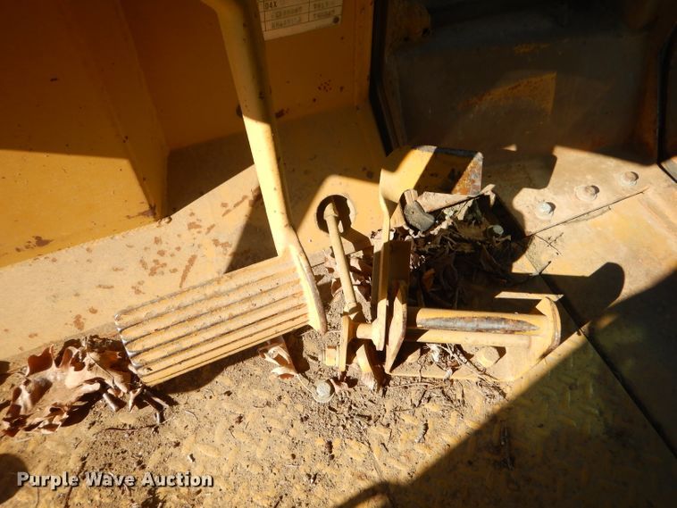 image for item GP9039 1981 Caterpillar D6D  crawler dozer