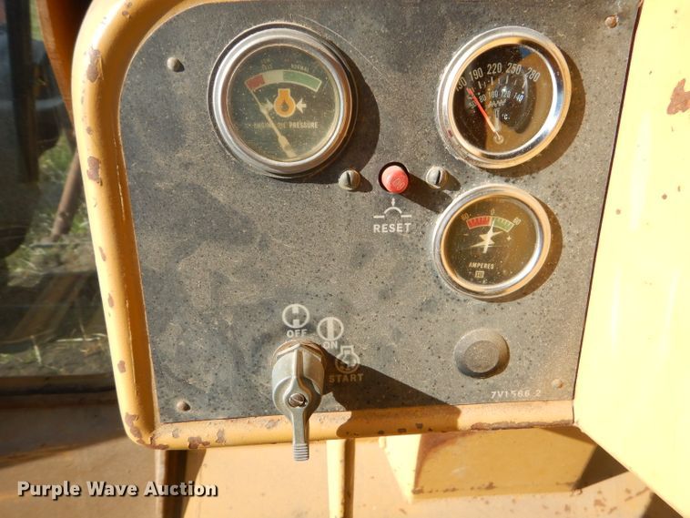 image for item GP9039 1981 Caterpillar D6D  crawler dozer