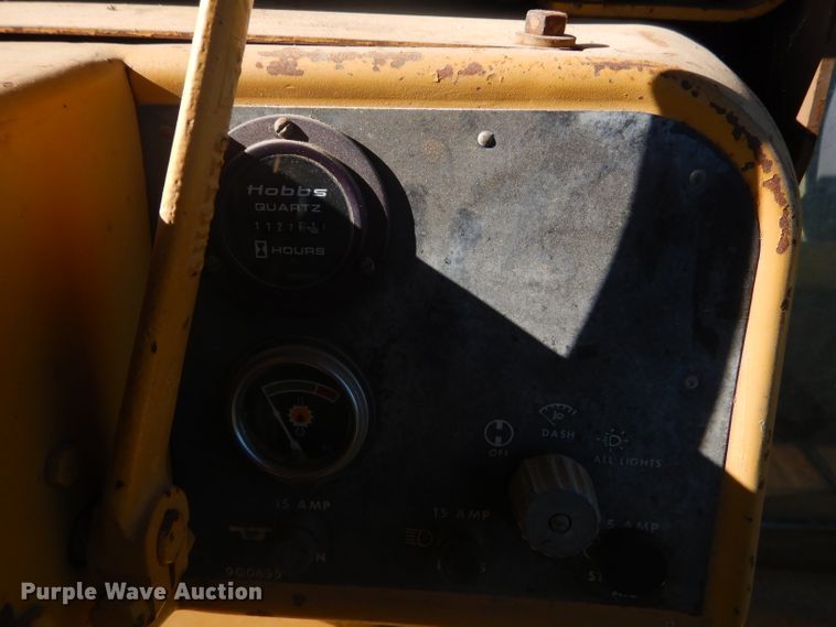 image for item GP9039 1981 Caterpillar D6D  crawler dozer