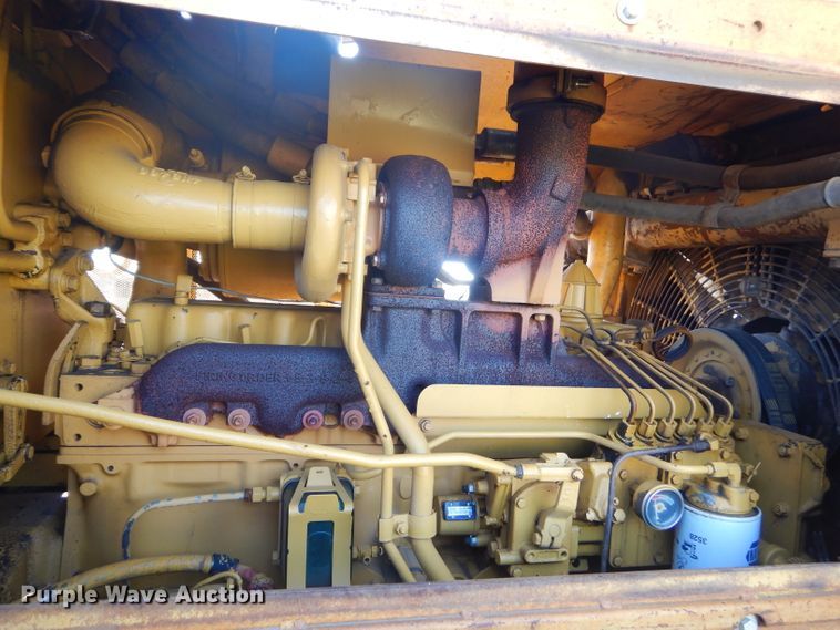 image for item GP9039 1981 Caterpillar D6D  crawler dozer
