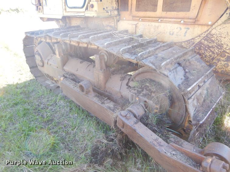 image for item GP9039 1981 Caterpillar D6D  crawler dozer