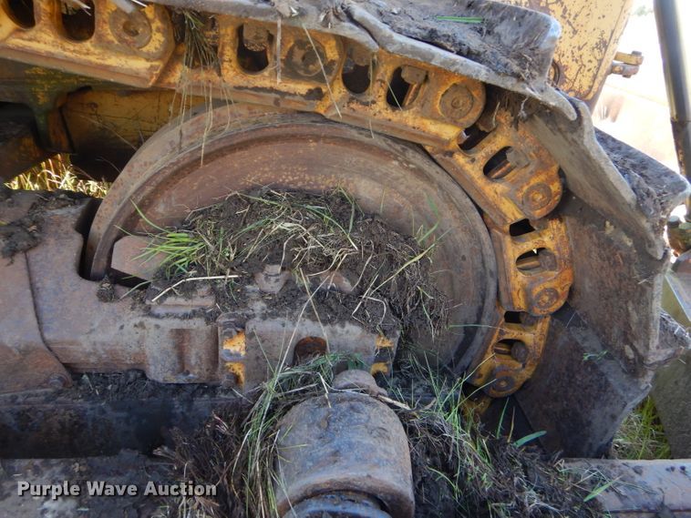 image for item GP9039 1981 Caterpillar D6D  crawler dozer