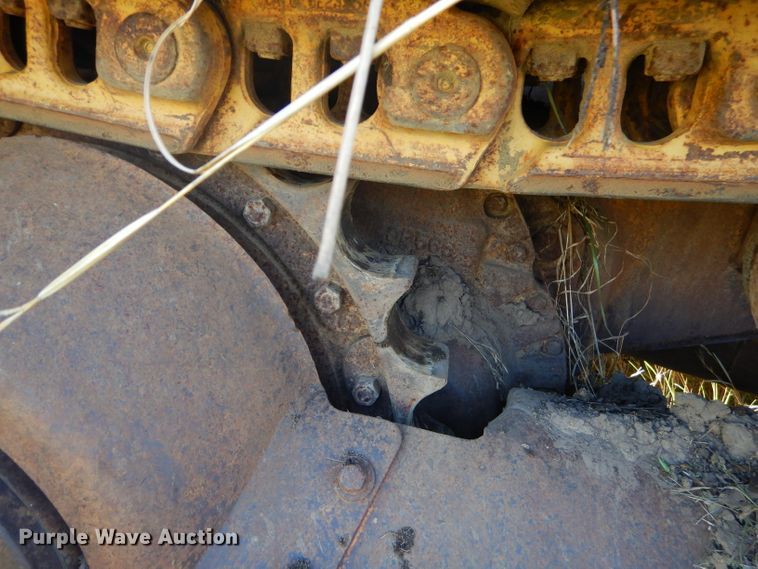 image for item GP9039 1981 Caterpillar D6D  crawler dozer