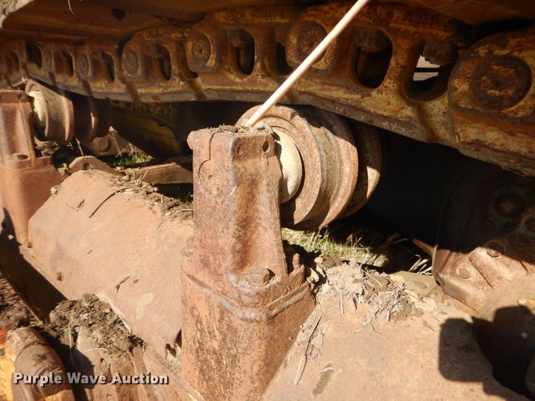 image for item GP9039 1981 Caterpillar D6D  crawler dozer