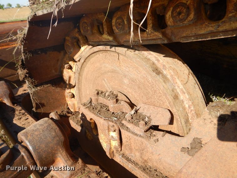 image for item GP9039 1981 Caterpillar D6D  crawler dozer