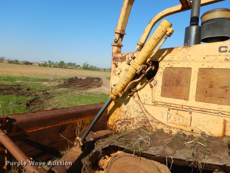 image for item GP9039 1981 Caterpillar D6D  crawler dozer