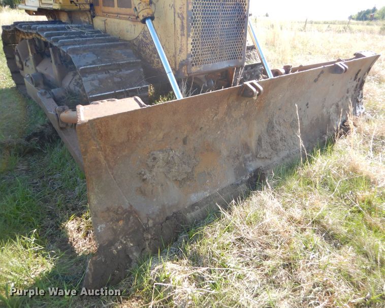 image for item GP9039 1981 Caterpillar D6D  crawler dozer