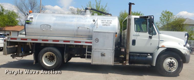 image for item GP9042 2010 International 4300 vacuum truck