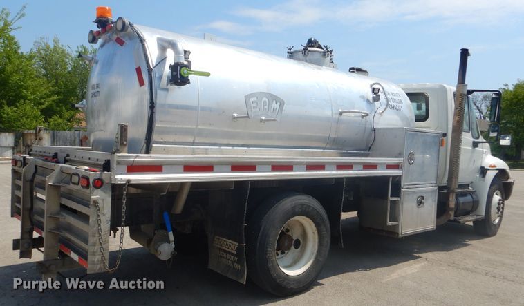image for item GP9042 2010 International 4300 vacuum truck