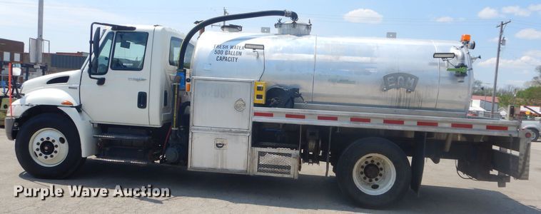 image for item GP9042 2010 International 4300 vacuum truck