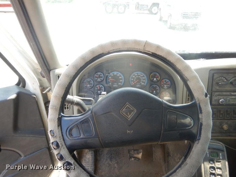 image for item GP9042 2010 International 4300 vacuum truck