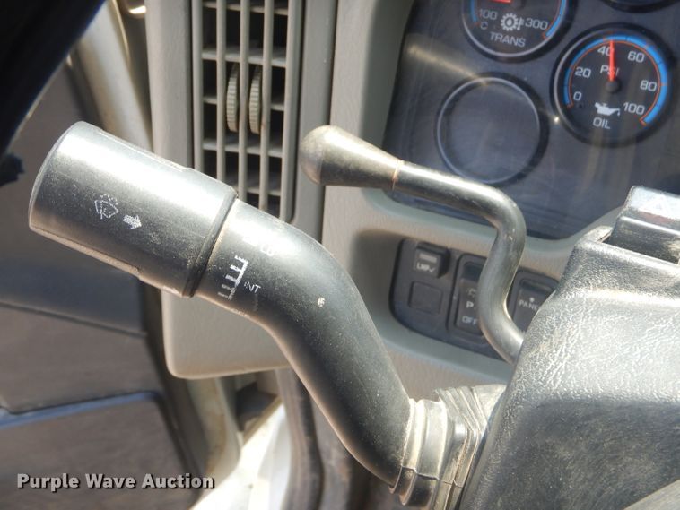 image for item GP9042 2010 International 4300 vacuum truck