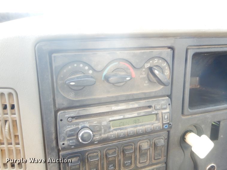 image for item GP9042 2010 International 4300 vacuum truck