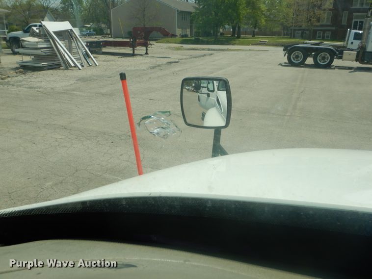 image for item GP9042 2010 International 4300 vacuum truck