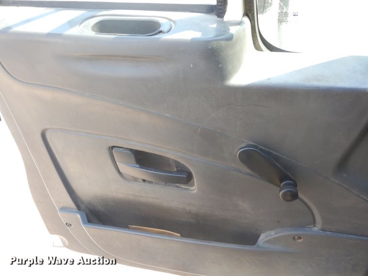 image for item GP9042 2010 International 4300 vacuum truck