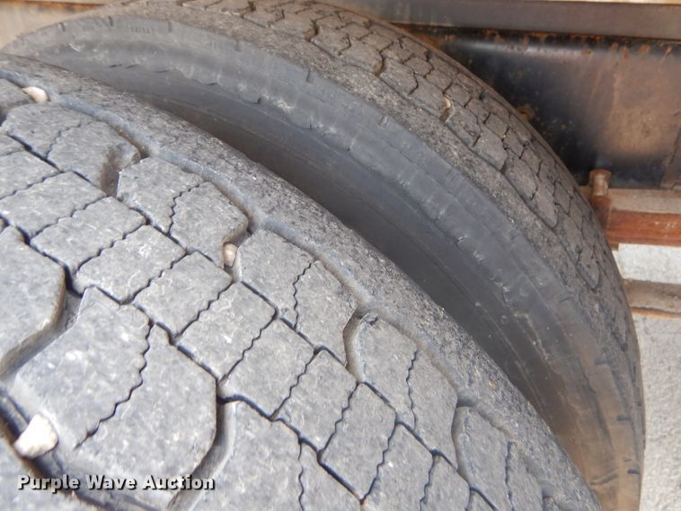 image for item GP9042 2010 International 4300 vacuum truck