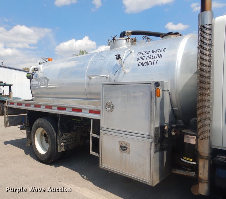 image for item GP9042 2010 International 4300 vacuum truck