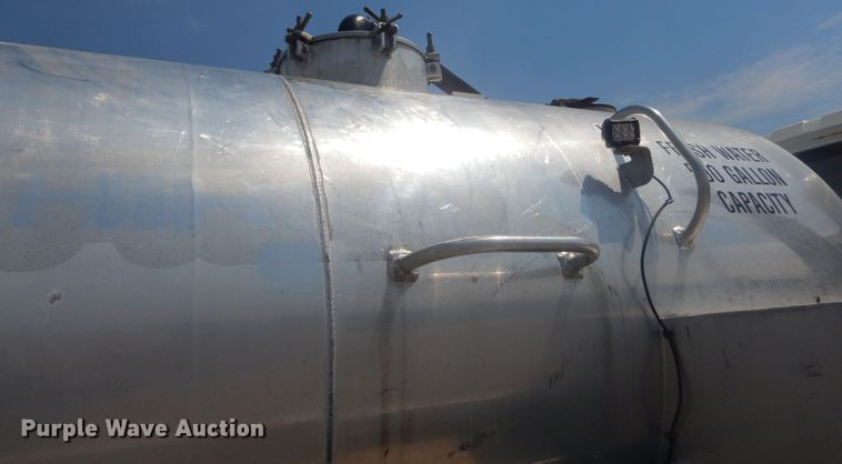 image for item GP9042 2010 International 4300 vacuum truck