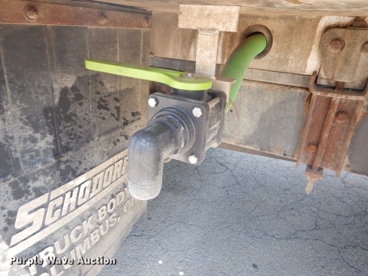 image for item GP9042 2010 International 4300 vacuum truck