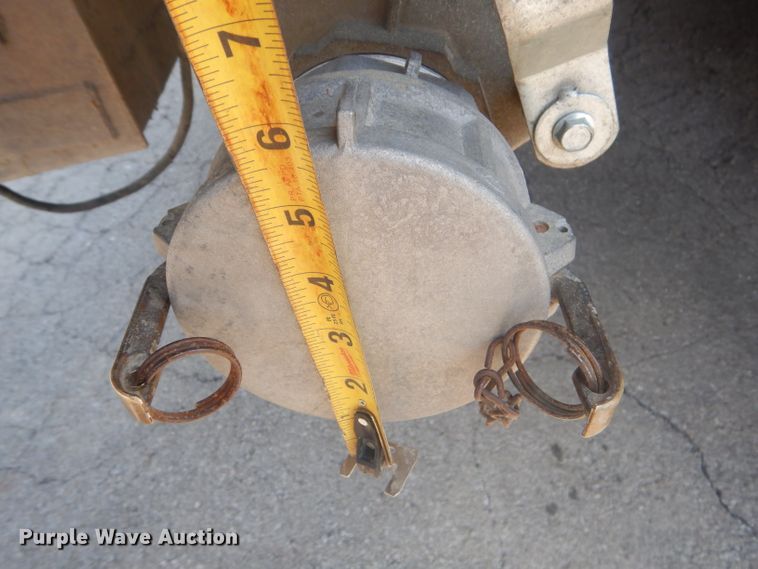 image for item GP9042 2010 International 4300 vacuum truck