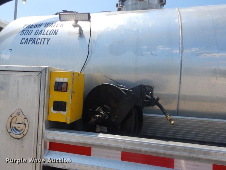 image for item GP9042 2010 International 4300 vacuum truck