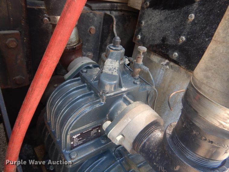 image for item GP9042 2010 International 4300 vacuum truck