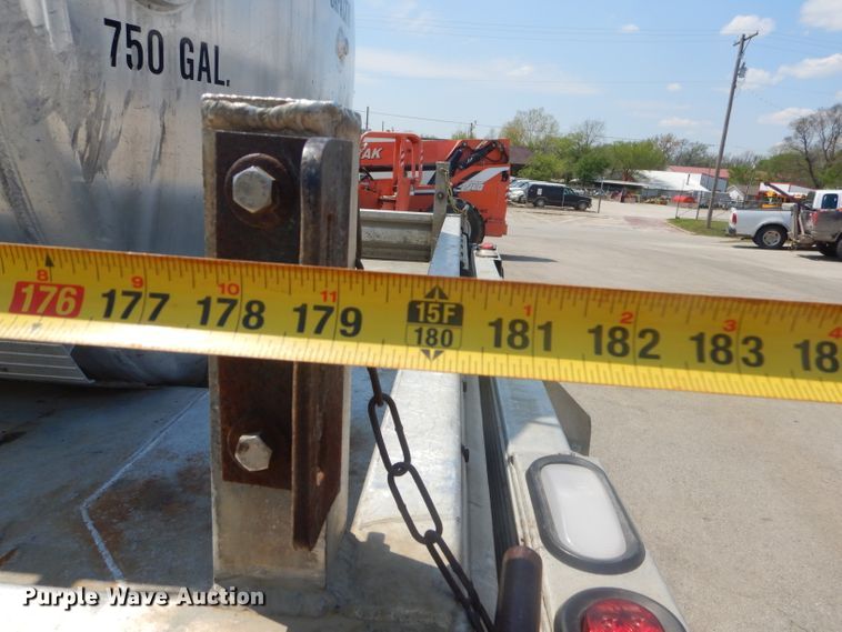 image for item GP9042 2010 International 4300 vacuum truck