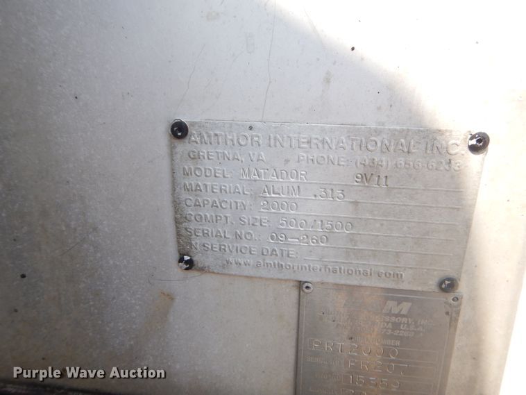 image for item GP9042 2010 International 4300 vacuum truck