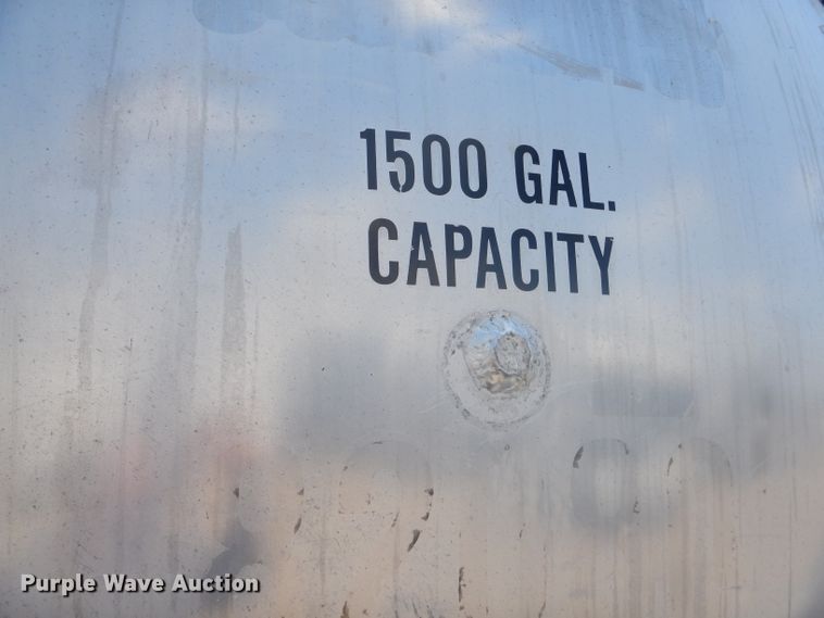 image for item GP9042 2010 International 4300 vacuum truck