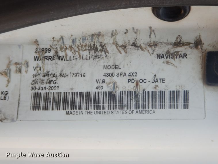 image for item GP9042 2010 International 4300 vacuum truck