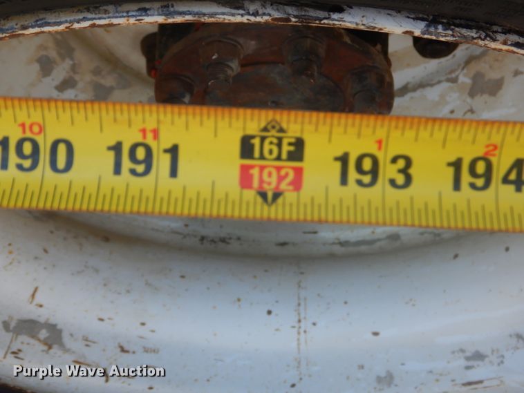 image for item GP9042 2010 International 4300 vacuum truck