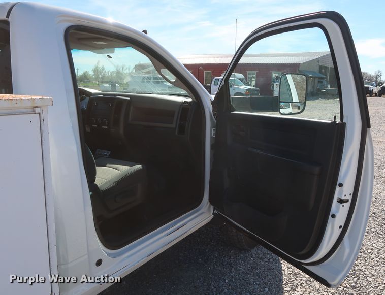 image for item GS9849 2012 Dodge Ram 5500HD bucket truck