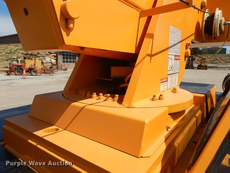 image for item GY9012 Broderson IC-200-2C crane