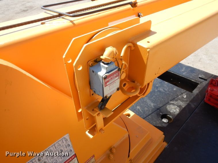 image for item GY9012 Broderson IC-200-2C crane