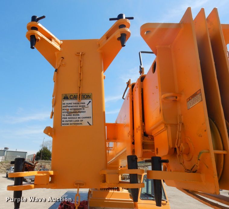 image for item GY9012 Broderson IC-200-2C crane