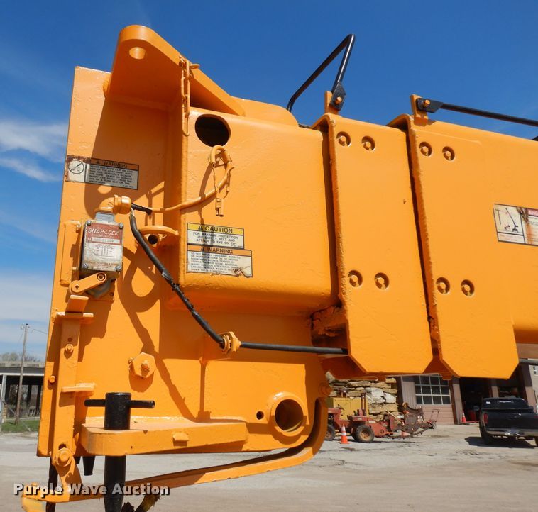 image for item GY9012 Broderson IC-200-2C crane