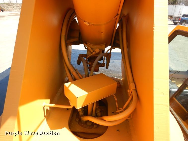 image for item GY9012 Broderson IC-200-2C crane