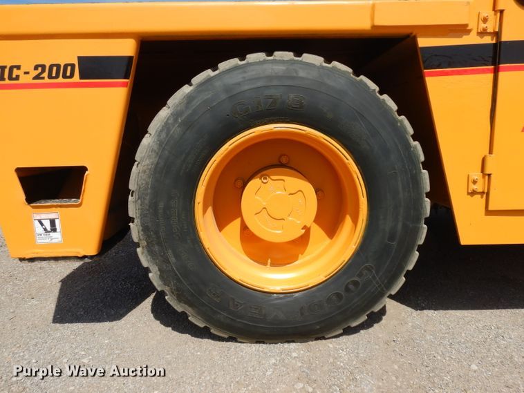 image for item GY9012 Broderson IC-200-2C crane