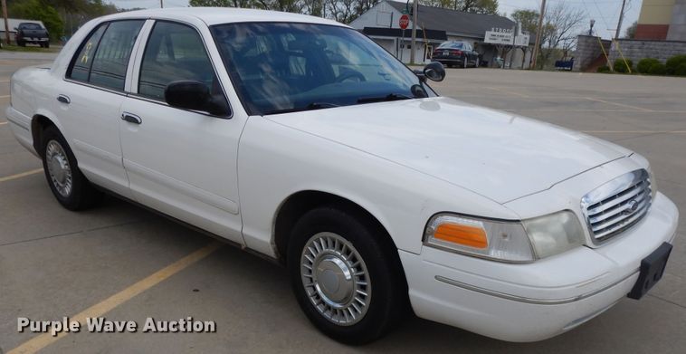 image for item DE5583 1998 Ford Crown Victoria Police Interceptor