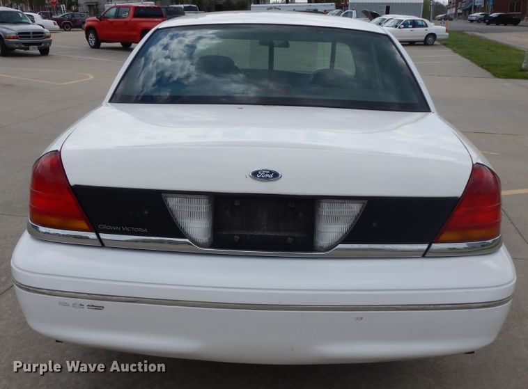 image for item DE5583 1998 Ford Crown Victoria Police Interceptor