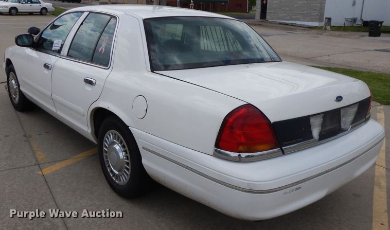 image for item DE5583 1998 Ford Crown Victoria Police Interceptor