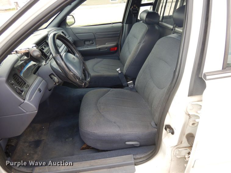 image for item DE5583 1998 Ford Crown Victoria Police Interceptor