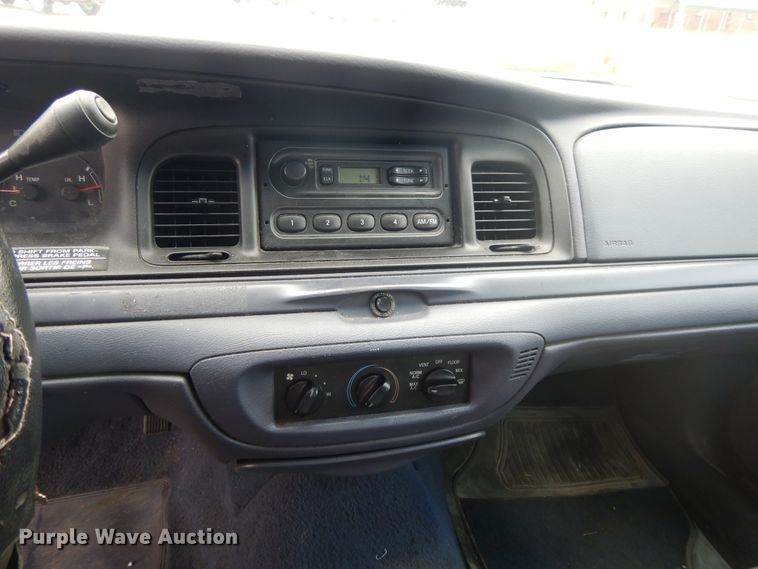 image for item DE5583 1998 Ford Crown Victoria Police Interceptor