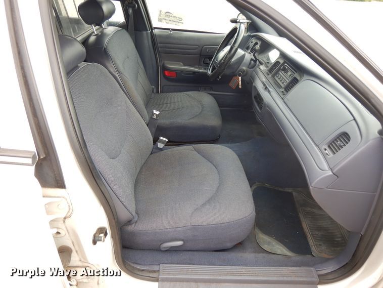 image for item DE5583 1998 Ford Crown Victoria Police Interceptor