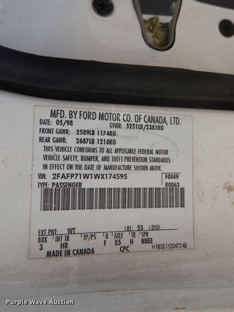 image for item DE5583 1998 Ford Crown Victoria Police Interceptor