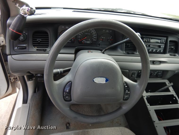 image for item DE5584 2004 Ford Crown Victoria Police Interceptor