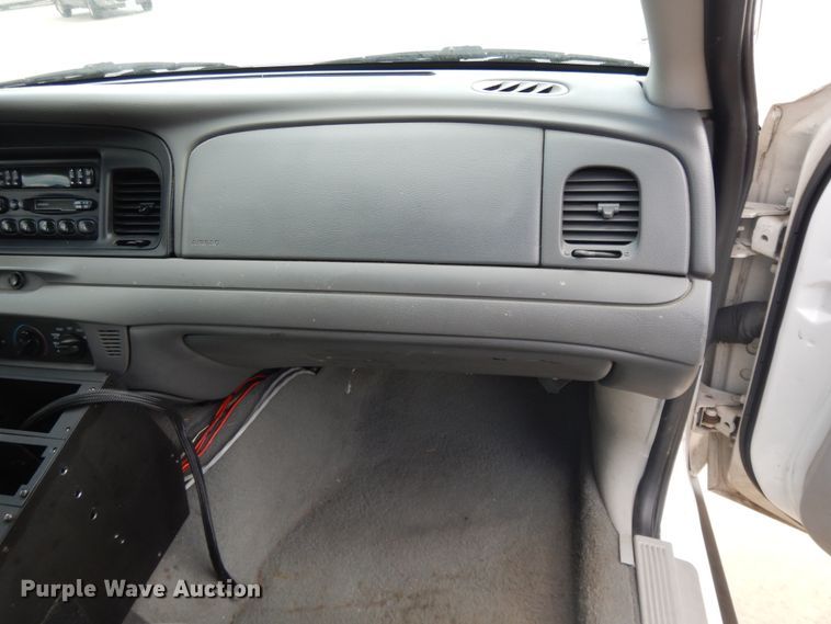 image for item DE5584 2004 Ford Crown Victoria Police Interceptor