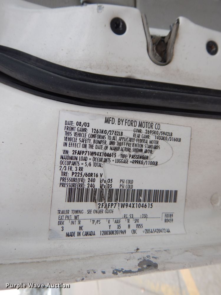 image for item DE5584 2004 Ford Crown Victoria Police Interceptor