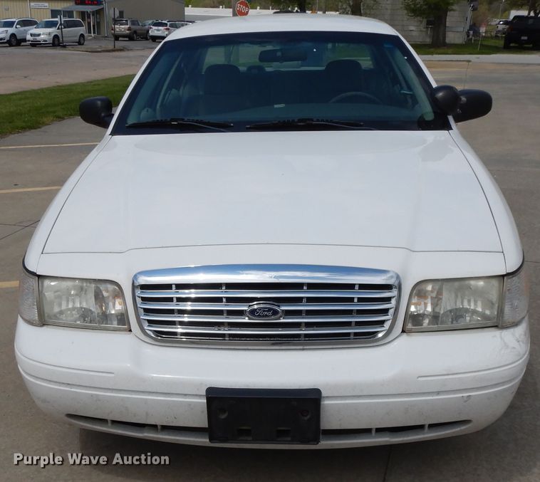 image for item DE5586 2003 Ford Crown Victoria Police Interceptor