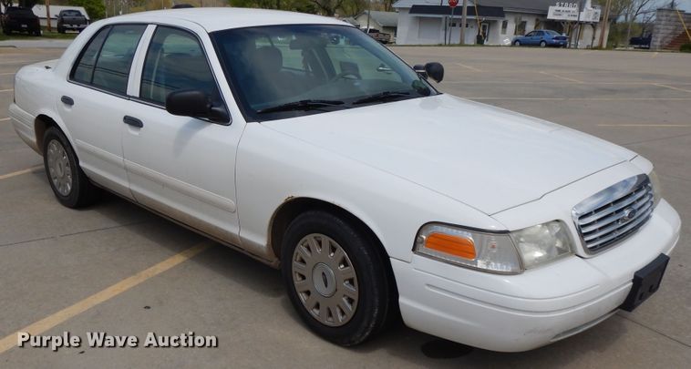 image for item DE5586 2003 Ford Crown Victoria Police Interceptor